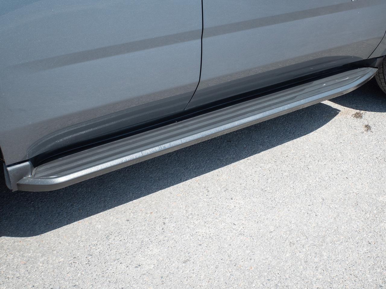 2020 Chevrolet Tahoe LS- 5.3L V8   3 Rows of Seats Photo