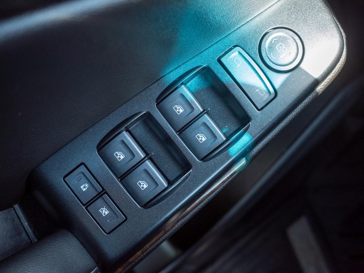 2020 Chevrolet Tahoe LS- 5.3L V8   3 Rows of Seats Photo