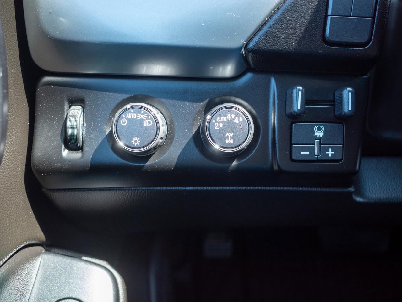 2020 Chevrolet Tahoe LS- 5.3L V8   3 Rows of Seats Photo