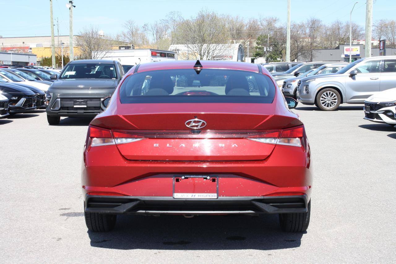 2023 Hyundai Elantra Preferred IVT Photo