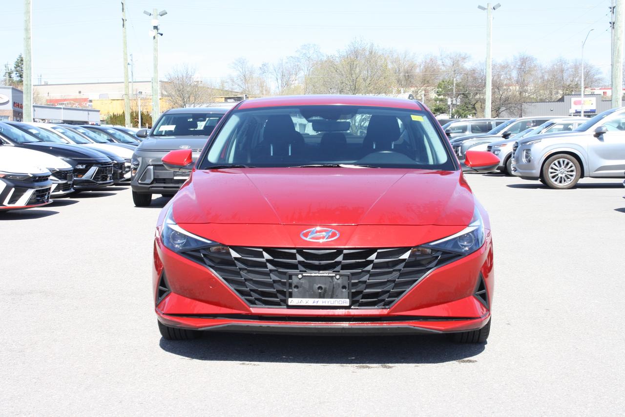 2023 Hyundai Elantra Preferred IVT Photo