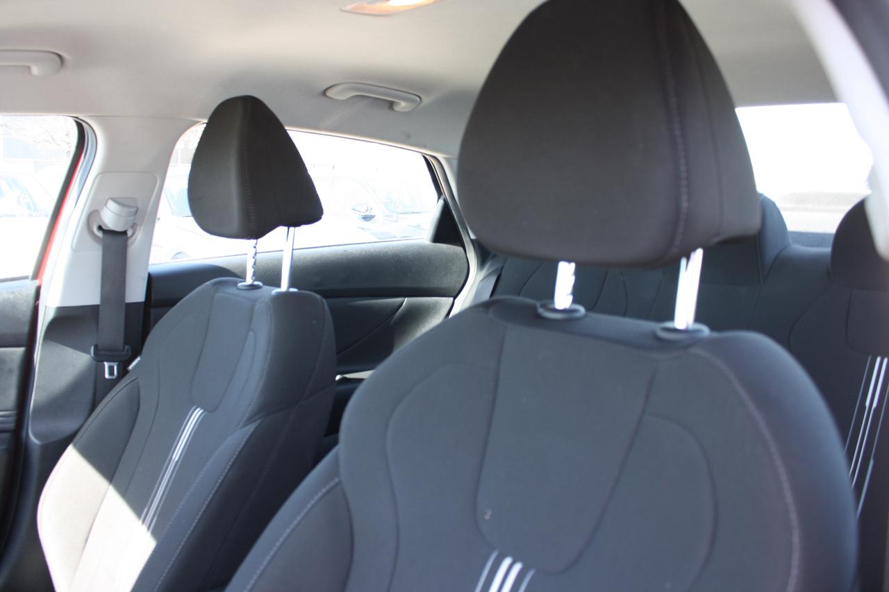 2023 Hyundai Elantra Preferred IVT Photo