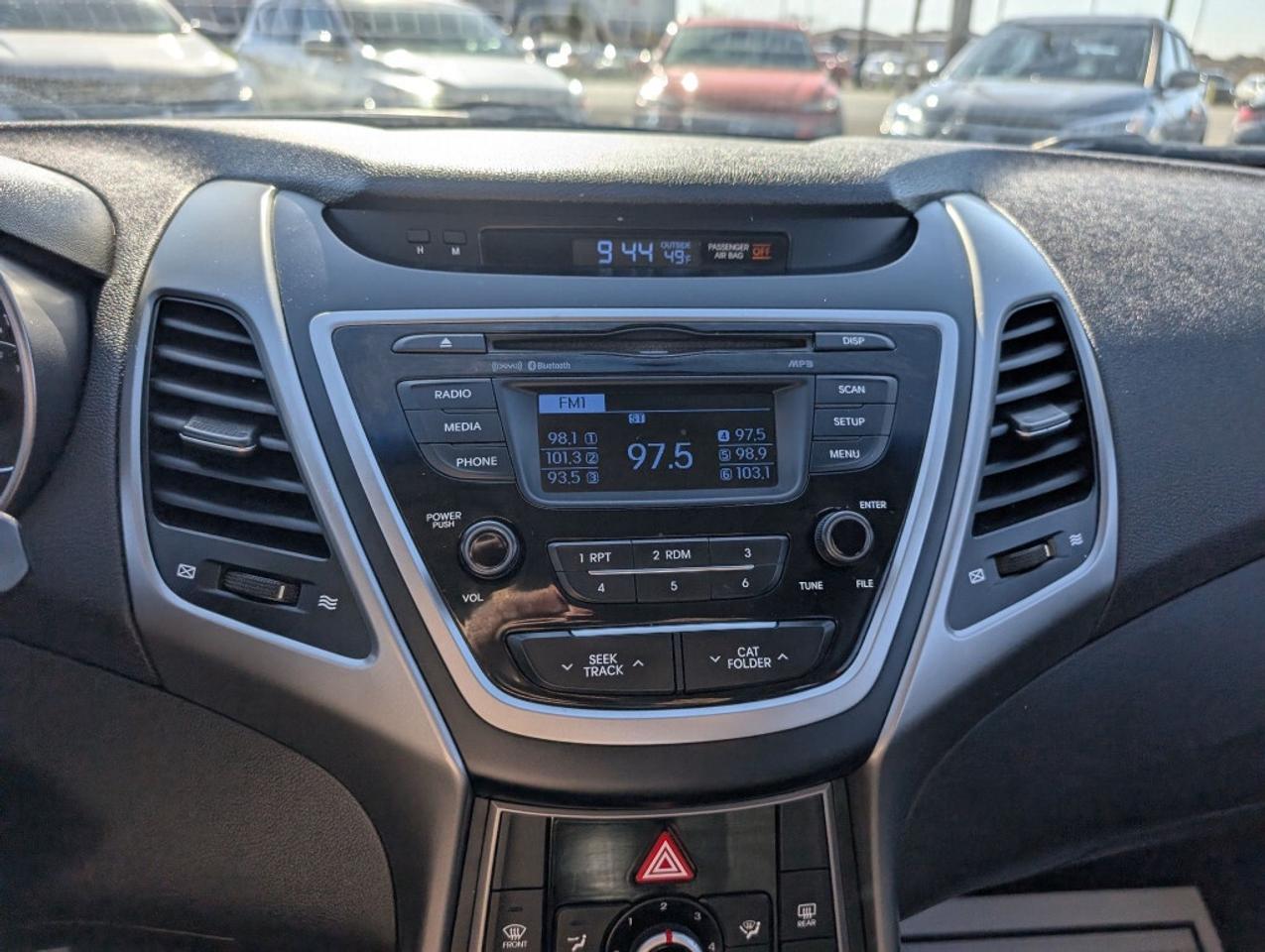 2016 Hyundai Elantra GL   HTD SEATS Photo
