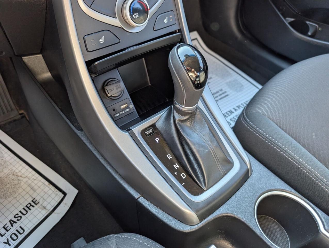 2016 Hyundai Elantra GL   HTD SEATS Photo