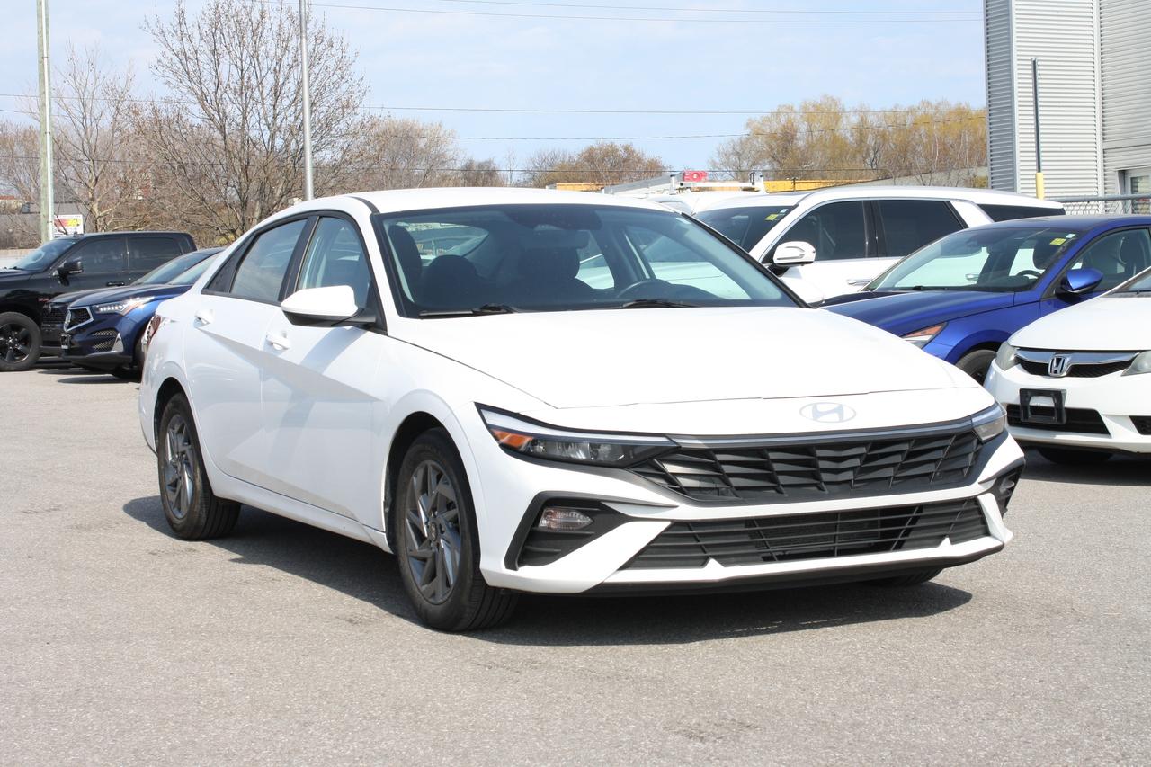 2024 Hyundai Elantra Preferred IVT Photo