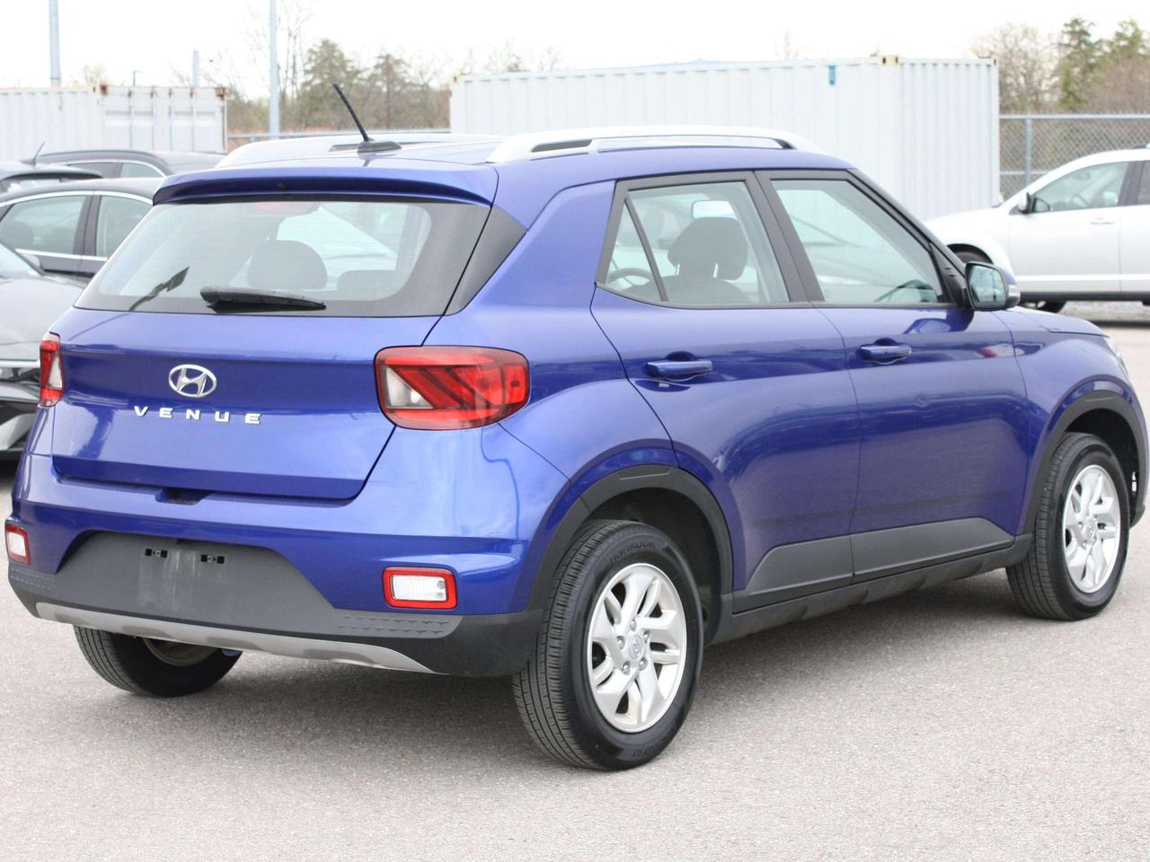 2023 Hyundai Venue Preferred IVT Photo3