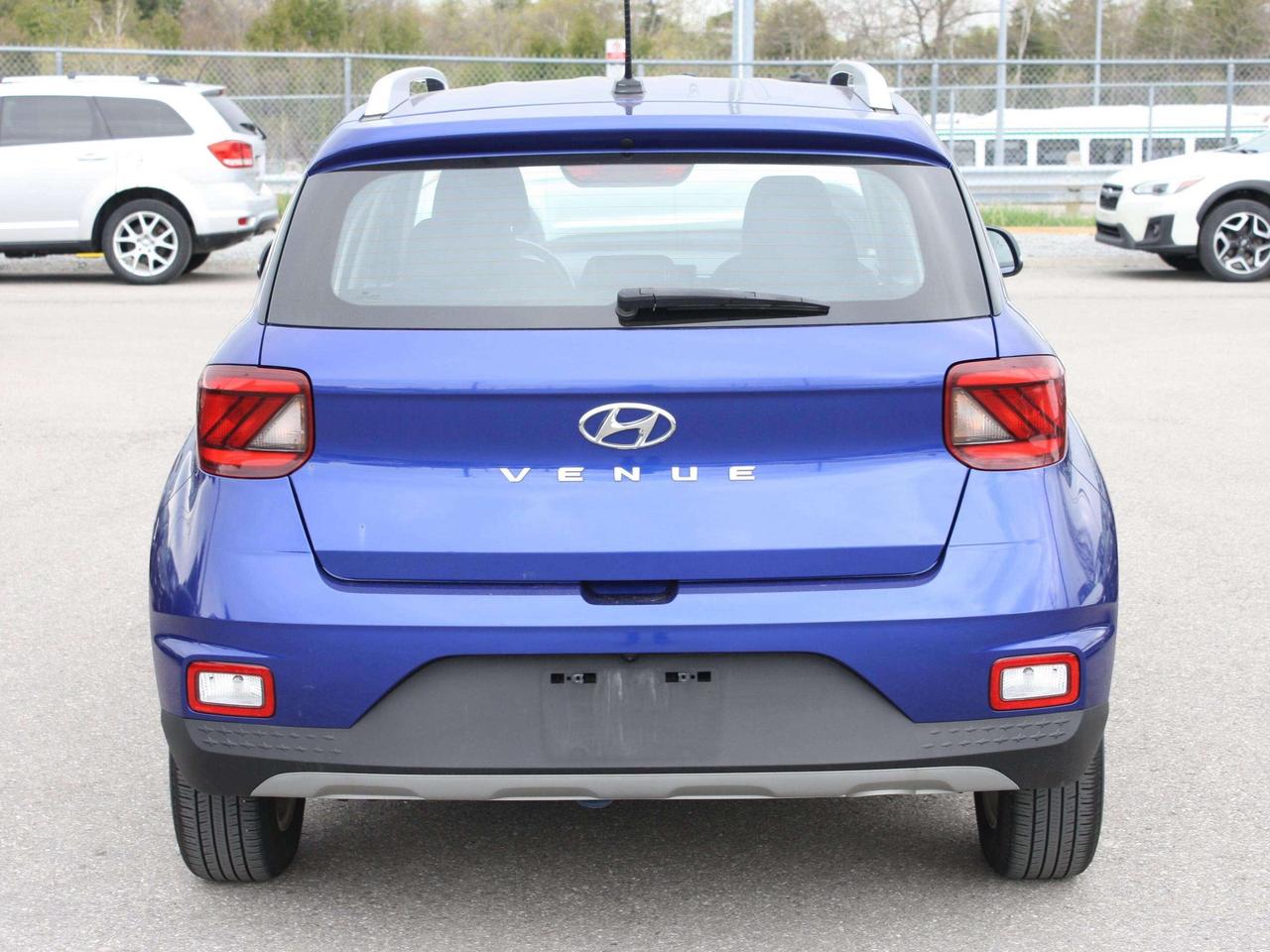 2023 Hyundai Venue Preferred IVT Photo4