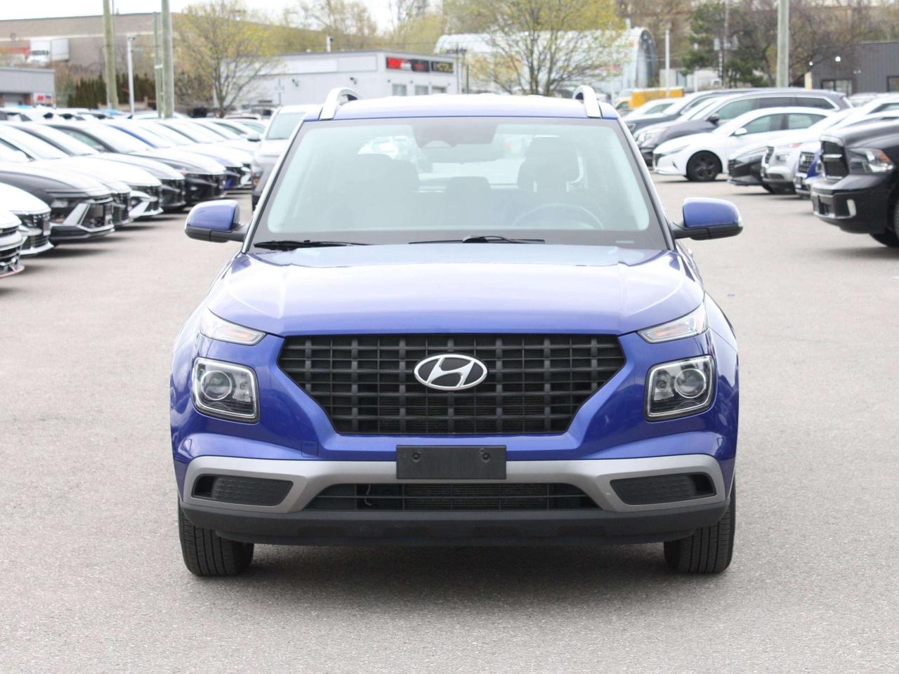 2023 Hyundai Venue Preferred IVT Photo