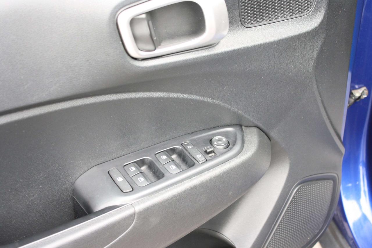 2023 Hyundai Venue Preferred IVT Photo