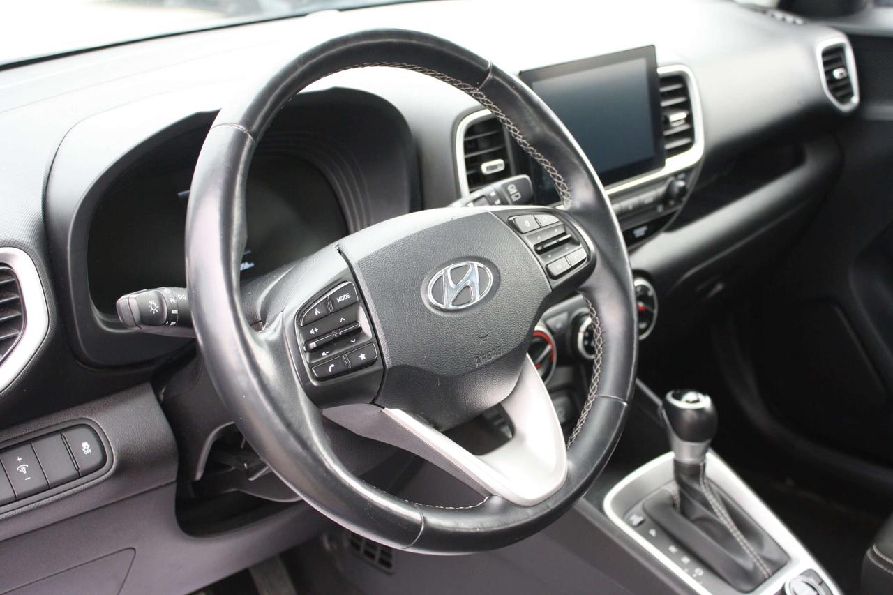 2023 Hyundai Venue Preferred IVT Photo