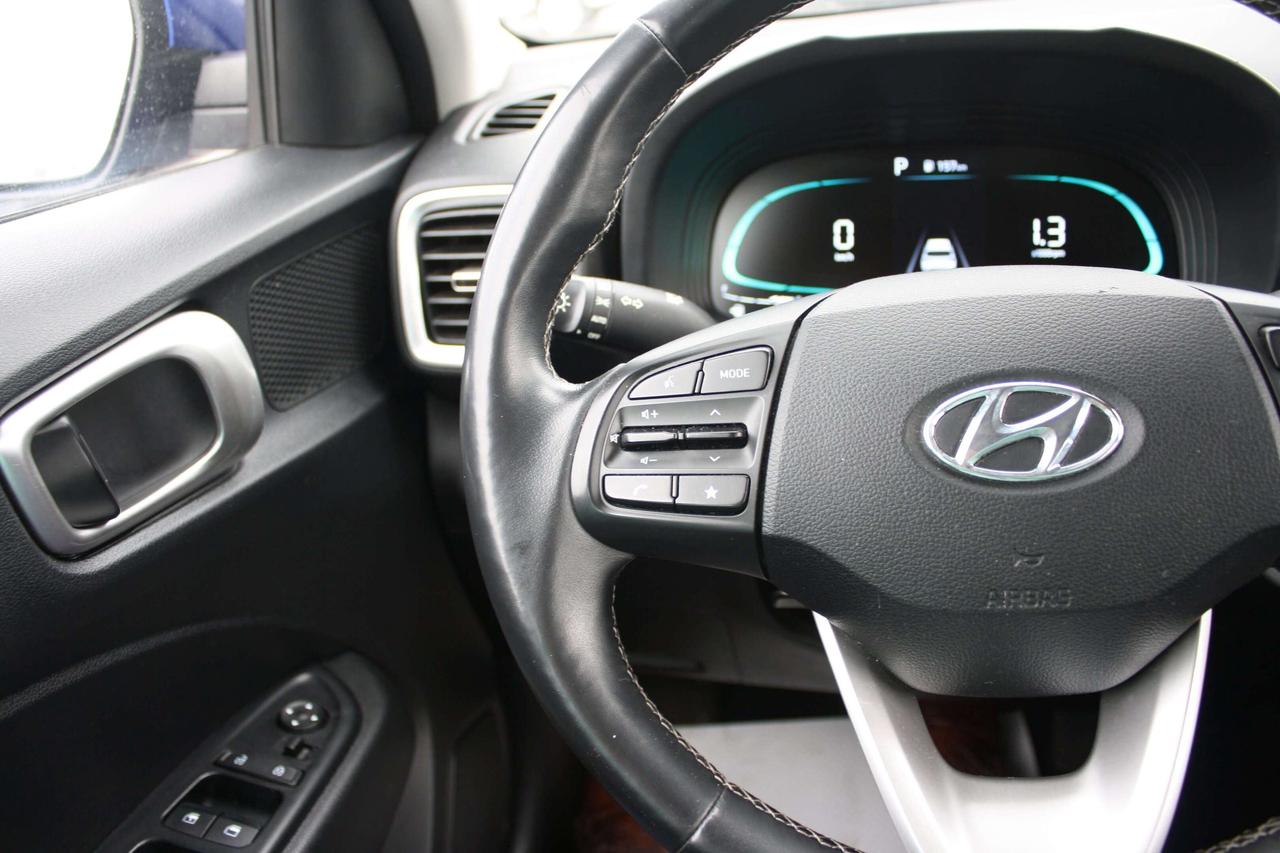 2023 Hyundai Venue Preferred IVT Photo