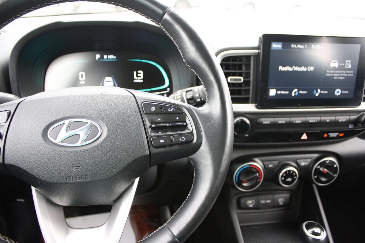 2023 Hyundai Venue Preferred IVT Photo