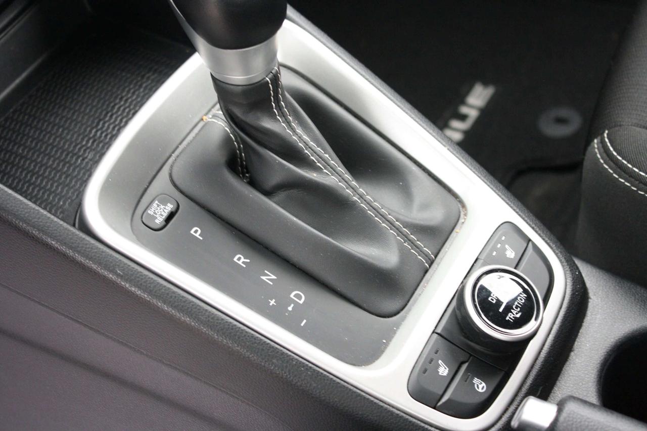 2023 Hyundai Venue Preferred IVT Photo