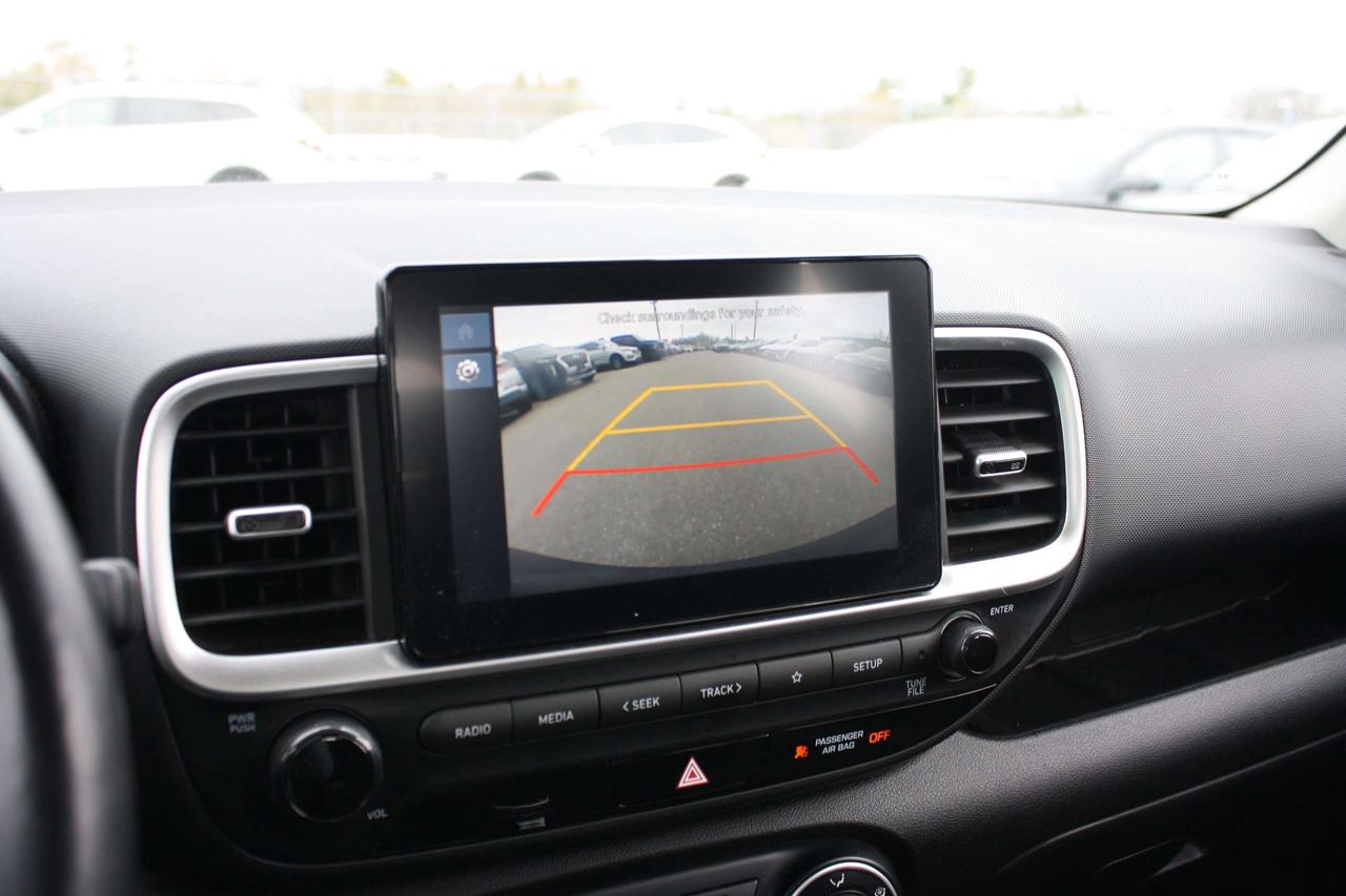 2023 Hyundai Venue Preferred IVT Photo