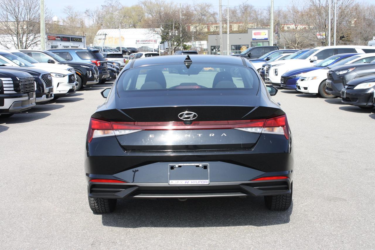 2023 Hyundai Elantra Preferred IVT Photo