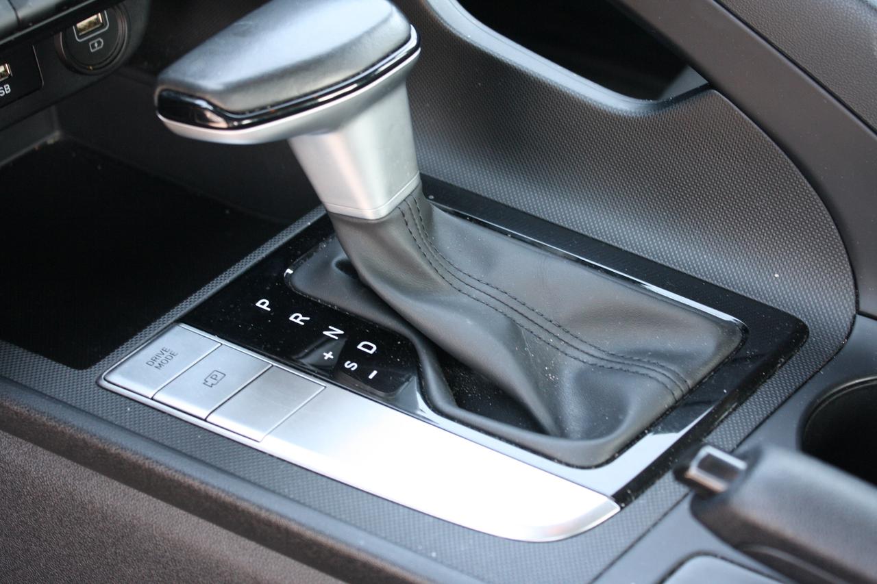 2023 Hyundai Elantra Preferred IVT Photo