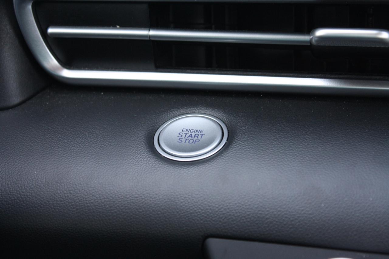 2023 Hyundai Elantra Preferred IVT Photo