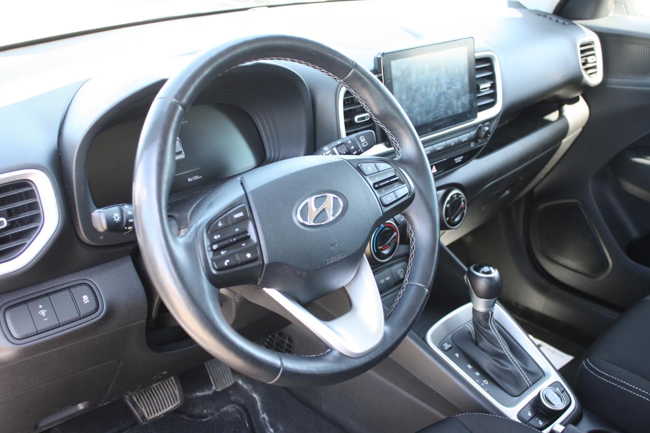 2023 Hyundai Venue Preferred IVT Photo