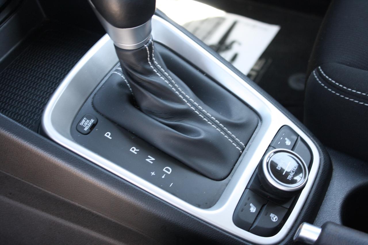 2023 Hyundai Venue Preferred IVT Photo