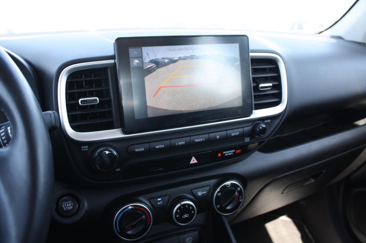 2023 Hyundai Venue Preferred IVT Photo