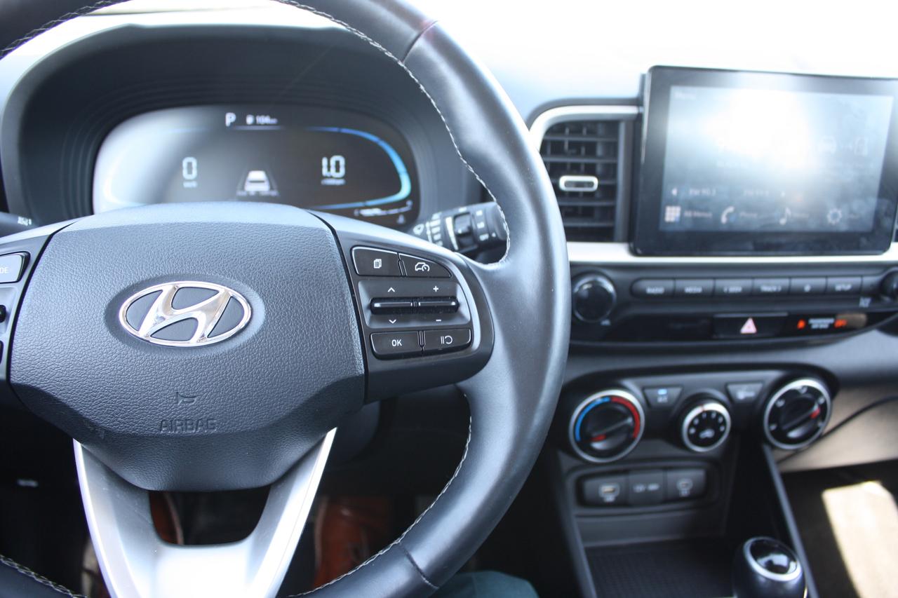 2023 Hyundai Venue Preferred IVT Photo