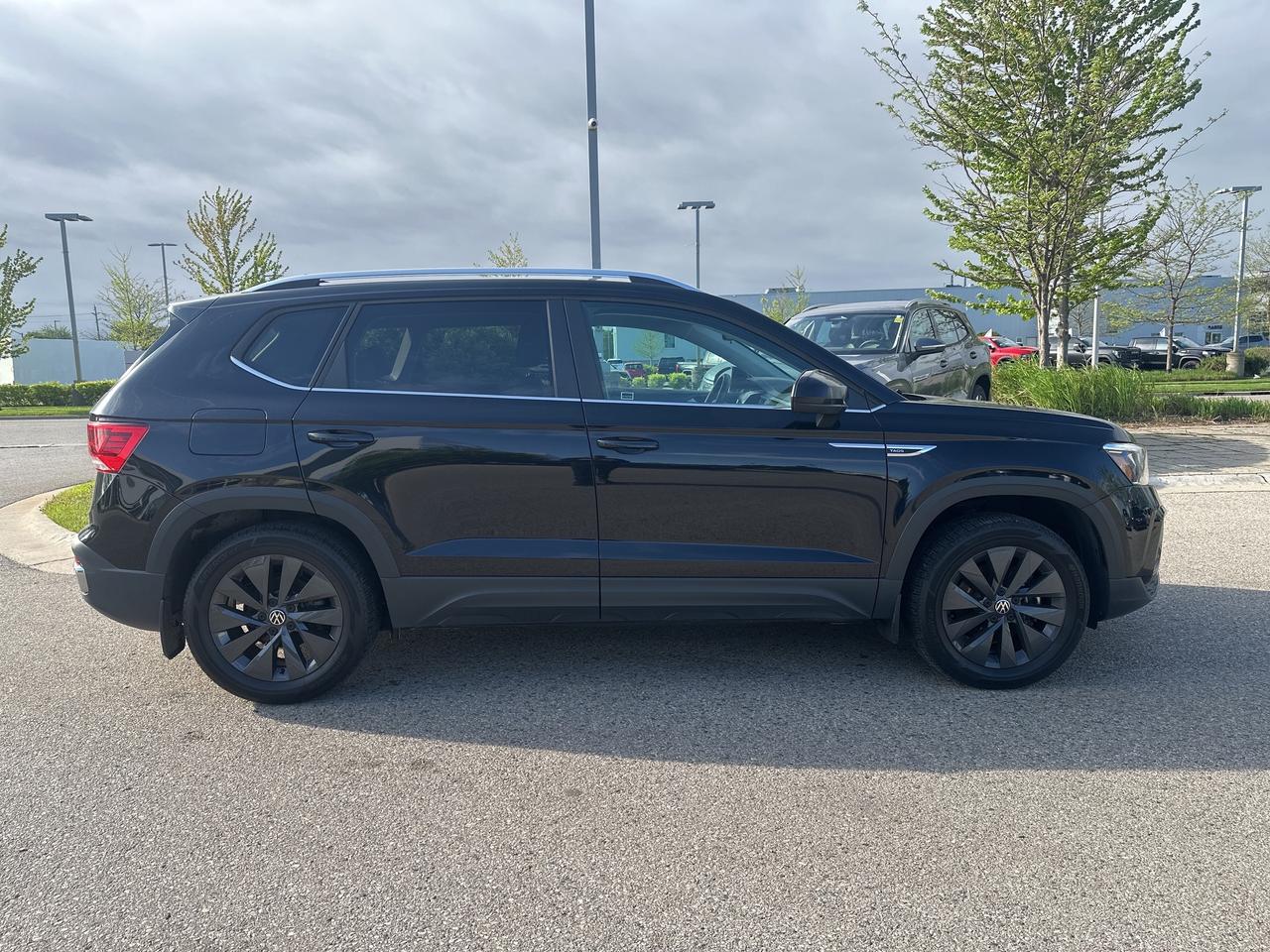 2022 Volkswagen Taos Comfortline 4Motion Photo