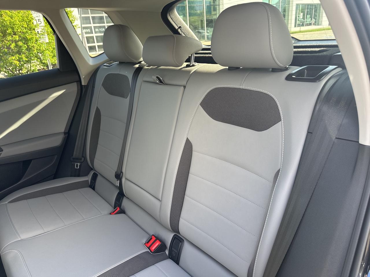 2022 Volkswagen Taos Comfortline 4Motion Photo