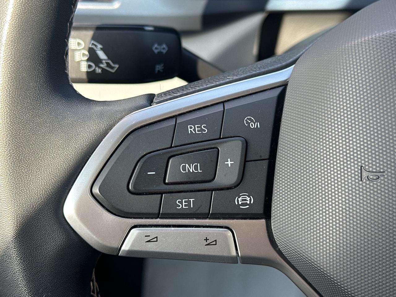 2022 Volkswagen Taos Comfortline 4Motion Photo