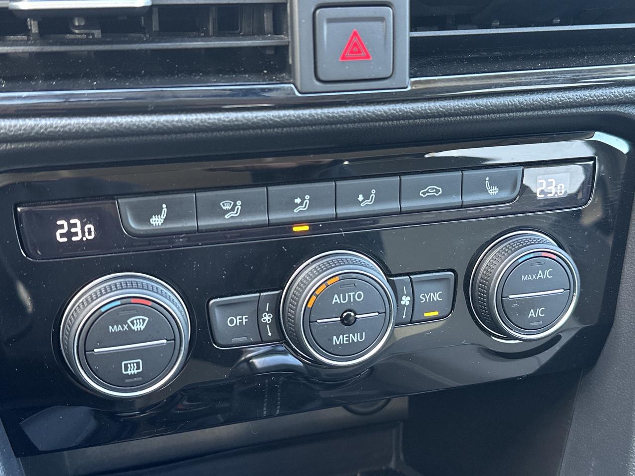 2022 Volkswagen Taos Comfortline 4Motion Photo