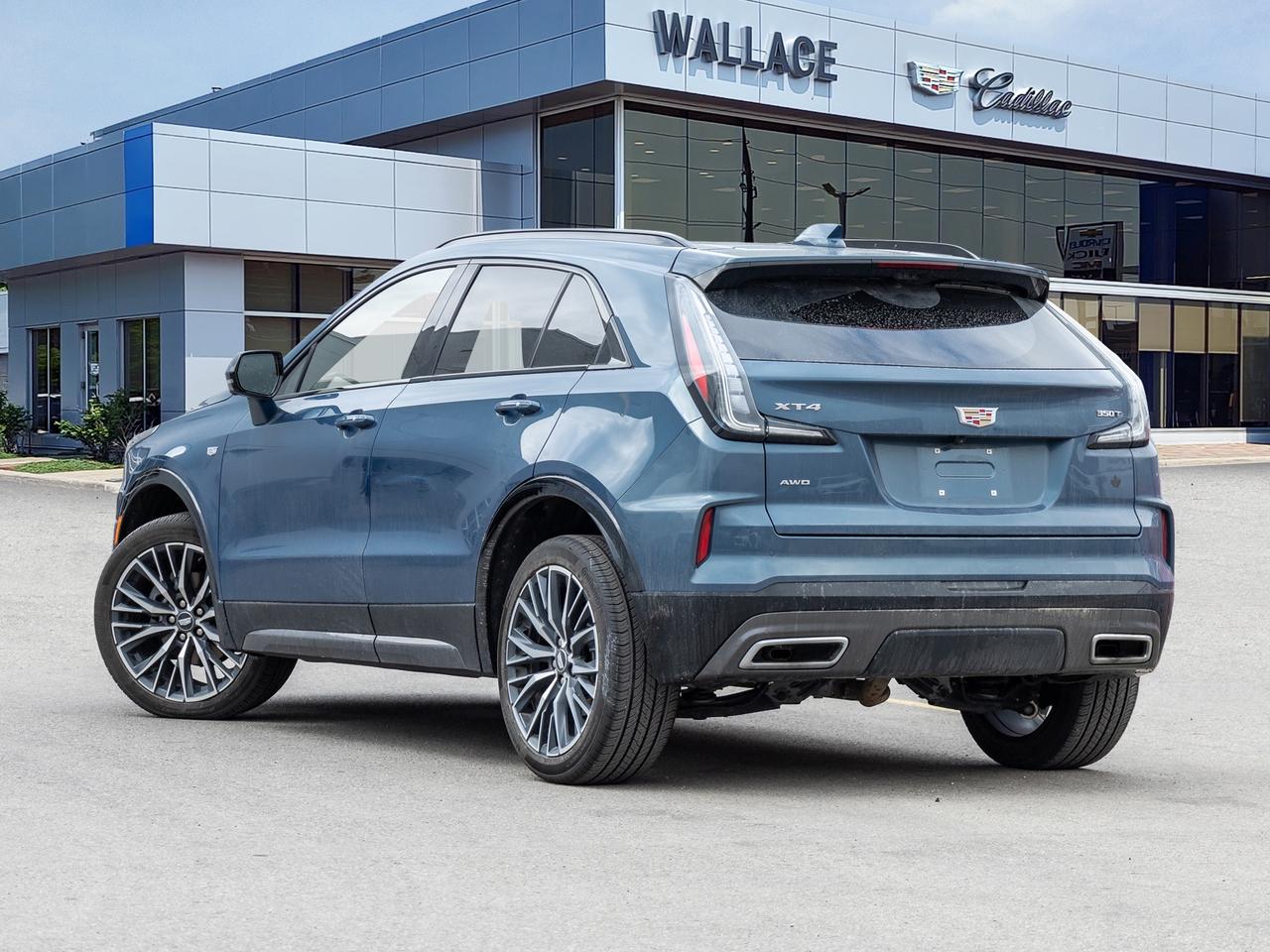 2024 Cadillac XT4 Sport AWD   ROOF   LOW KMS!!! UNDER 6K KMS Photo4