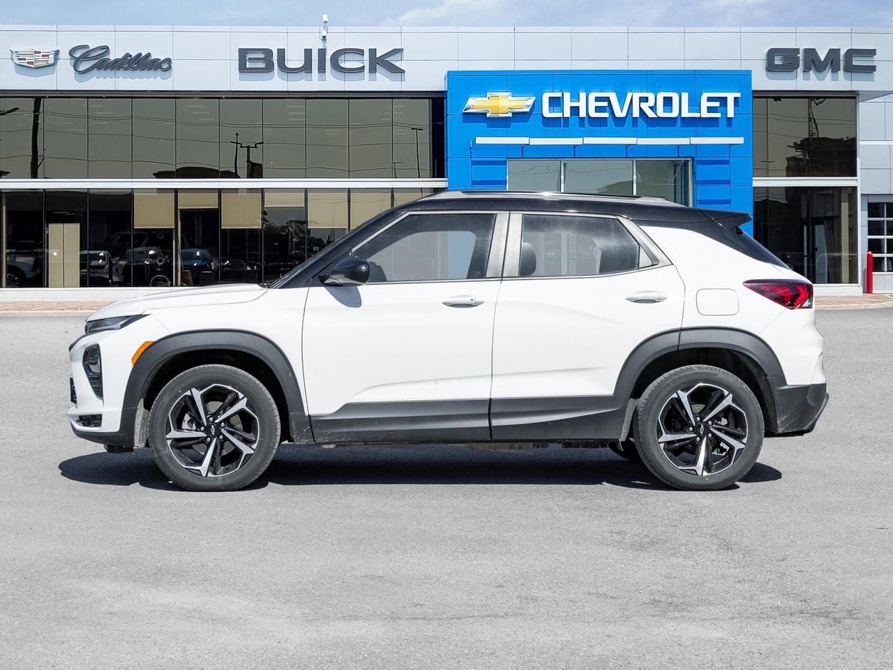 2022 Chevrolet TrailBlazer RS AWD   LOCAL TRADE   CLEAN CARFAX Photo2