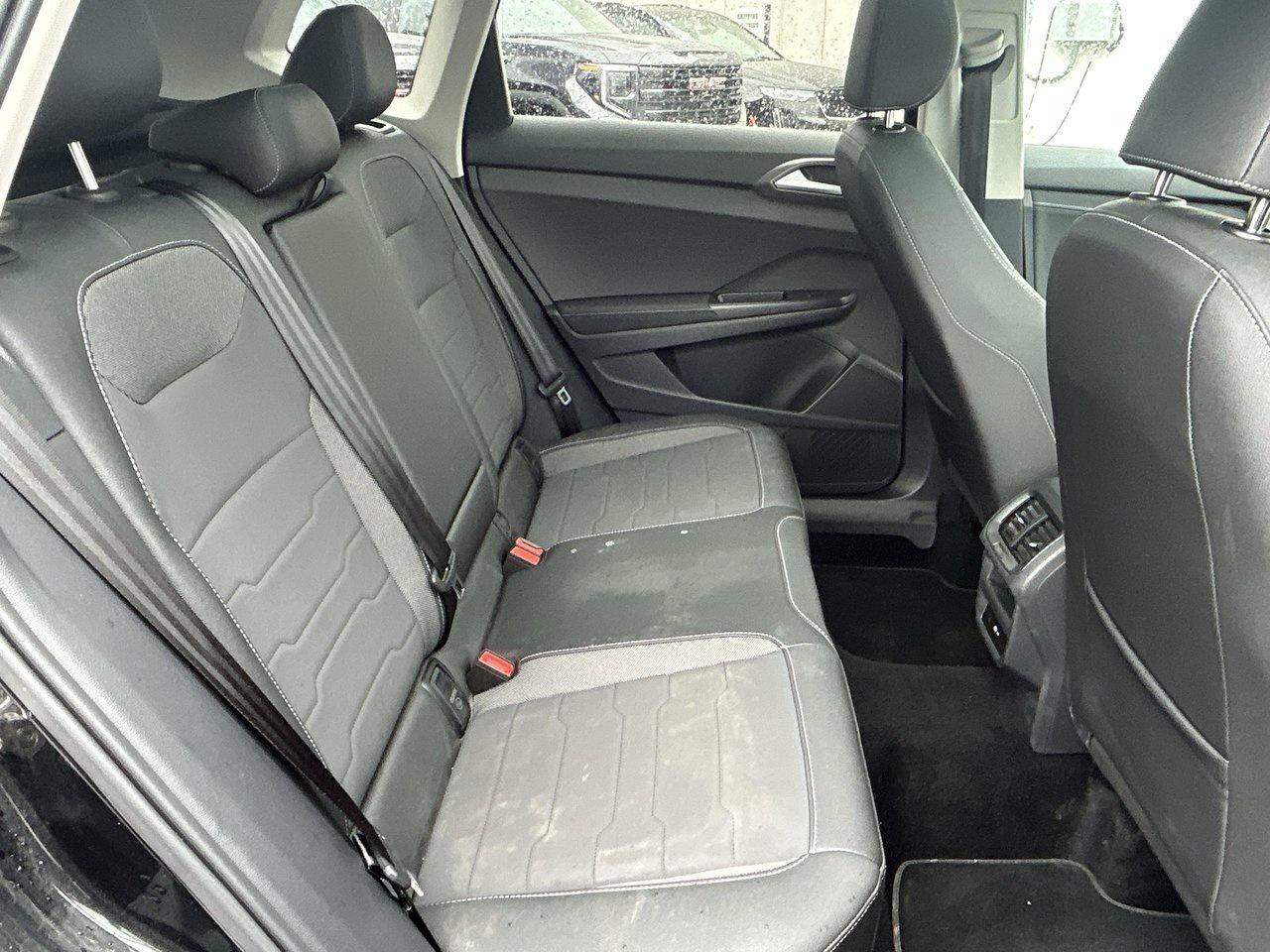 2025 Volkswagen Taos Comfortline Black Edition Digital Guages Sunroof L Photo