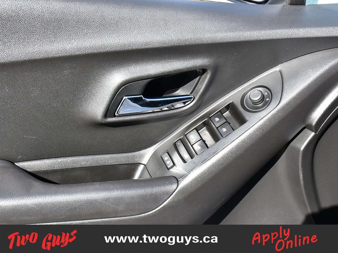 2020 Chevrolet Trax FWD 4dr LT Back Up Camera Photo