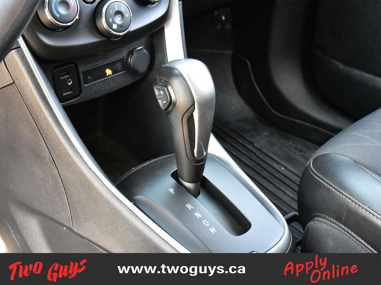 2020 Chevrolet Trax FWD 4dr LT Back Up Camera Photo