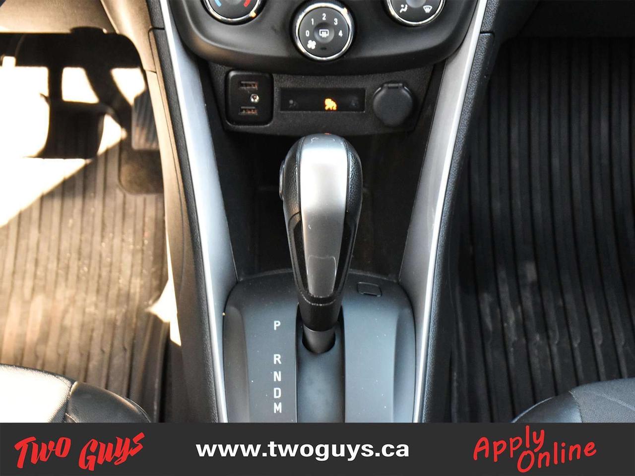 2020 Chevrolet Trax FWD 4dr LT Back Up Camera Photo