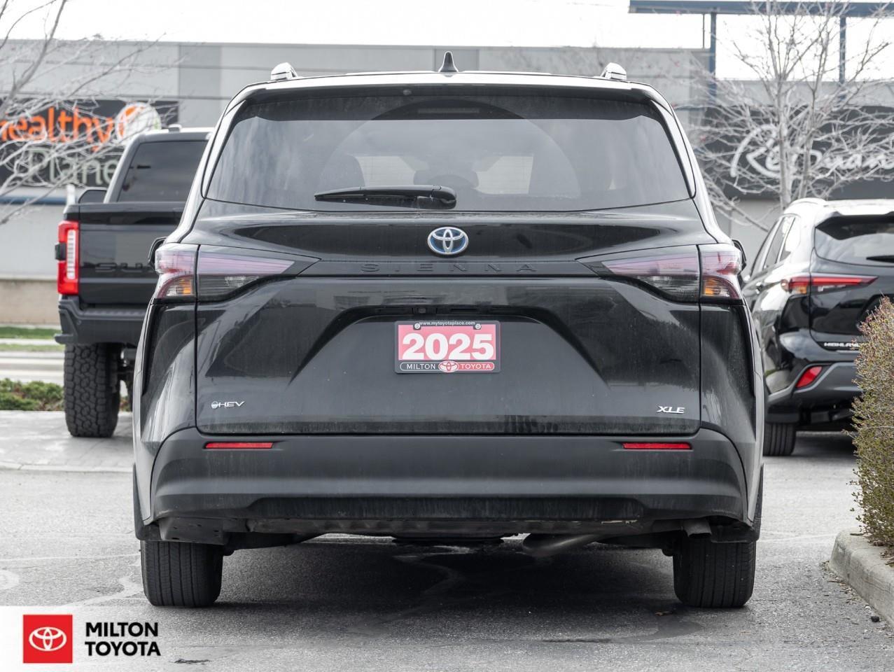 2025 Toyota Sienna 8 PASSENGER SUNROOF LEATHER REMOTE CONNECT ONE OWN Photo