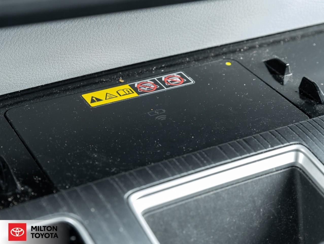 2025 Toyota Sienna 8 PASSENGER SUNROOF LEATHER REMOTE CONNECT ONE OWN Photo