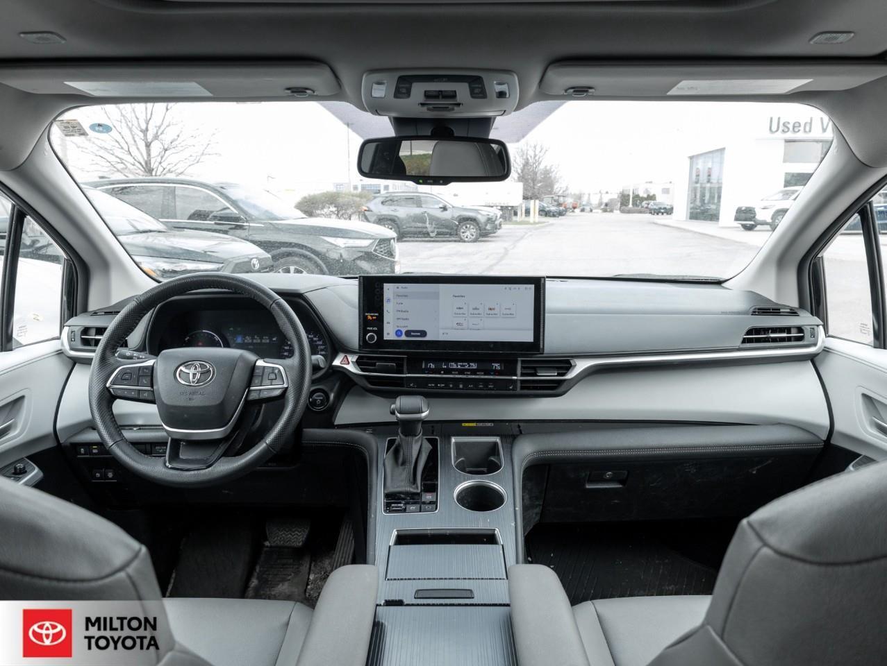 2025 Toyota Sienna 8 PASSENGER SUNROOF LEATHER REMOTE CONNECT ONE OWN Photo