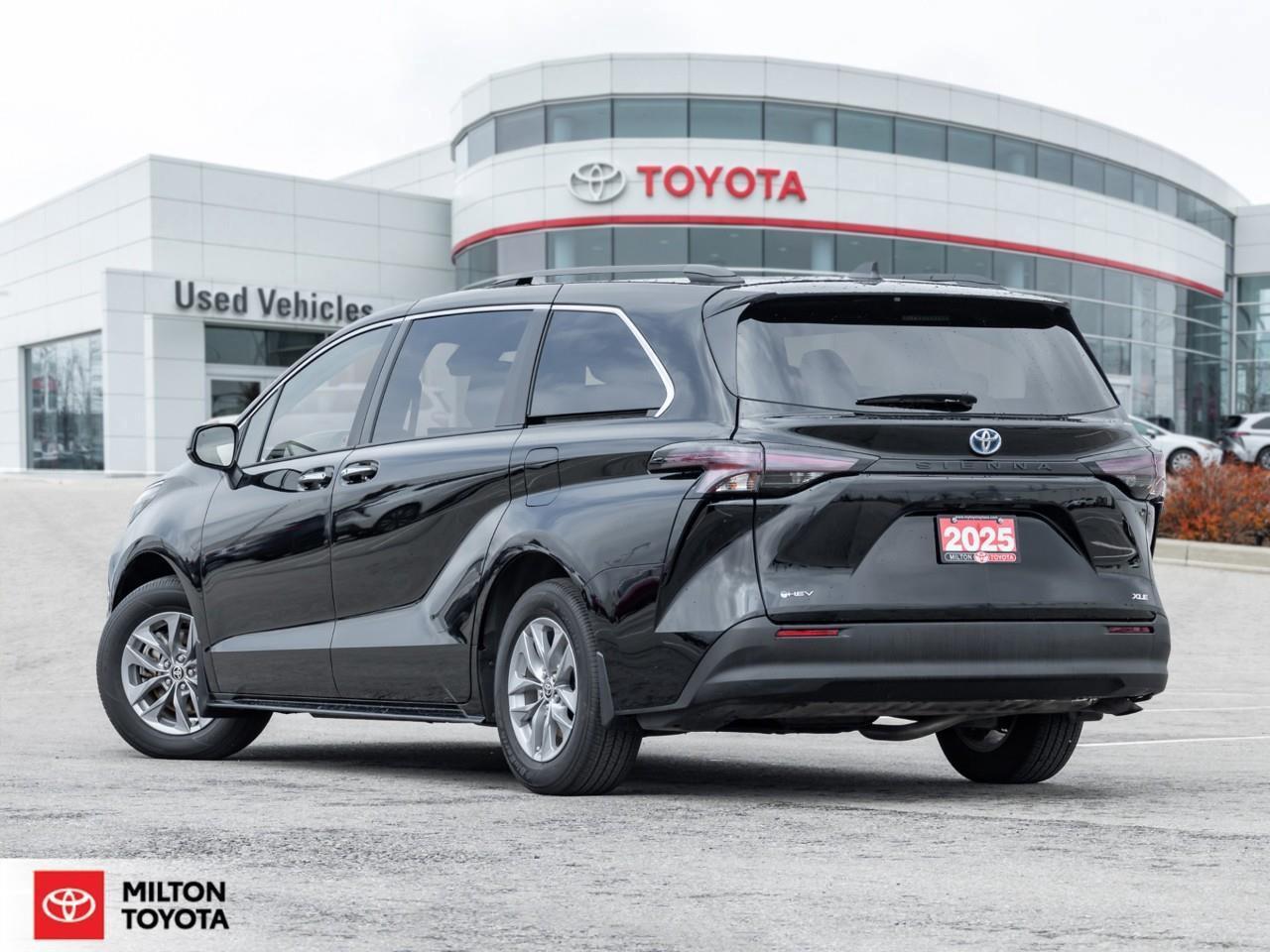2025 Toyota Sienna 8 PASSENGER SUNROOF LEATHER REMOTE CONNECT ONE OWN Photo