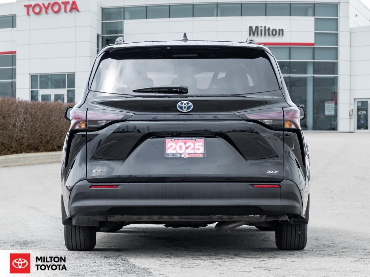 2025 Toyota Sienna 8 PASSENGER SUNROOF LEATHER REMOTE CONNECT ONE OWN Photo