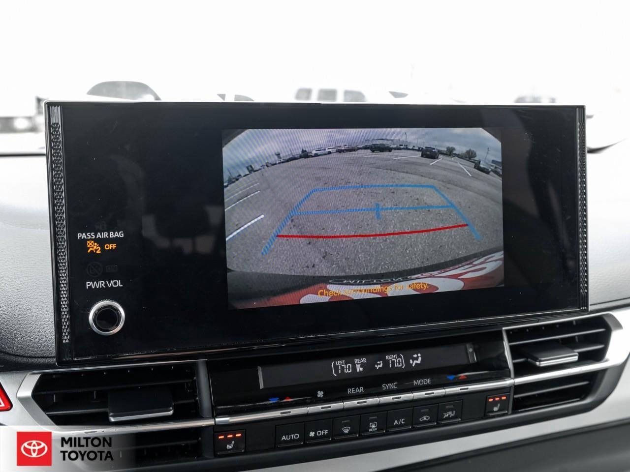 2025 Toyota Sienna 8 PASSENGER SUNROOF LEATHER REMOTE CONNECT ONE OWN Photo
