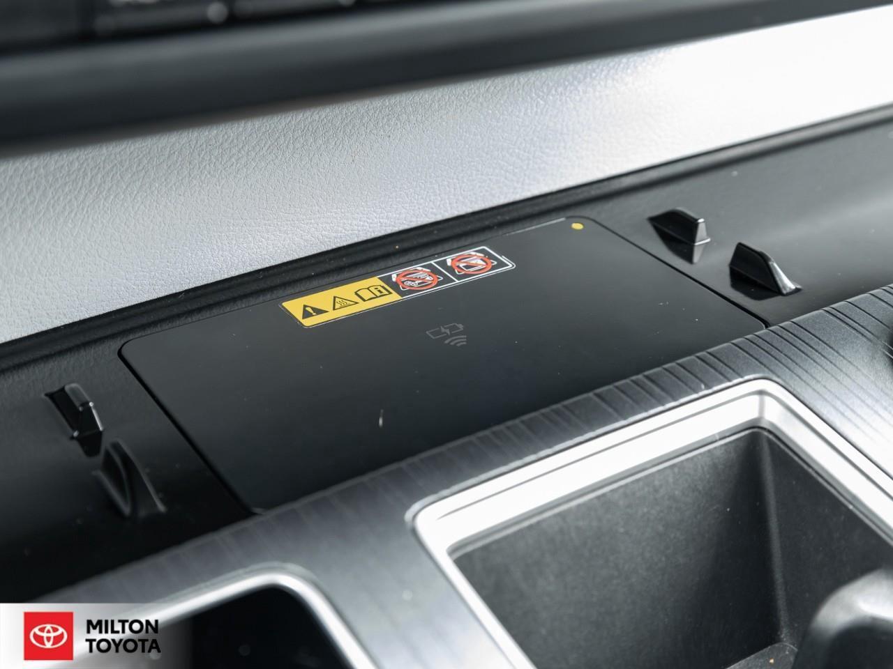2025 Toyota Sienna 8 PASSENGER SUNROOF LEATHER REMOTE CONNECT ONE OWN Photo