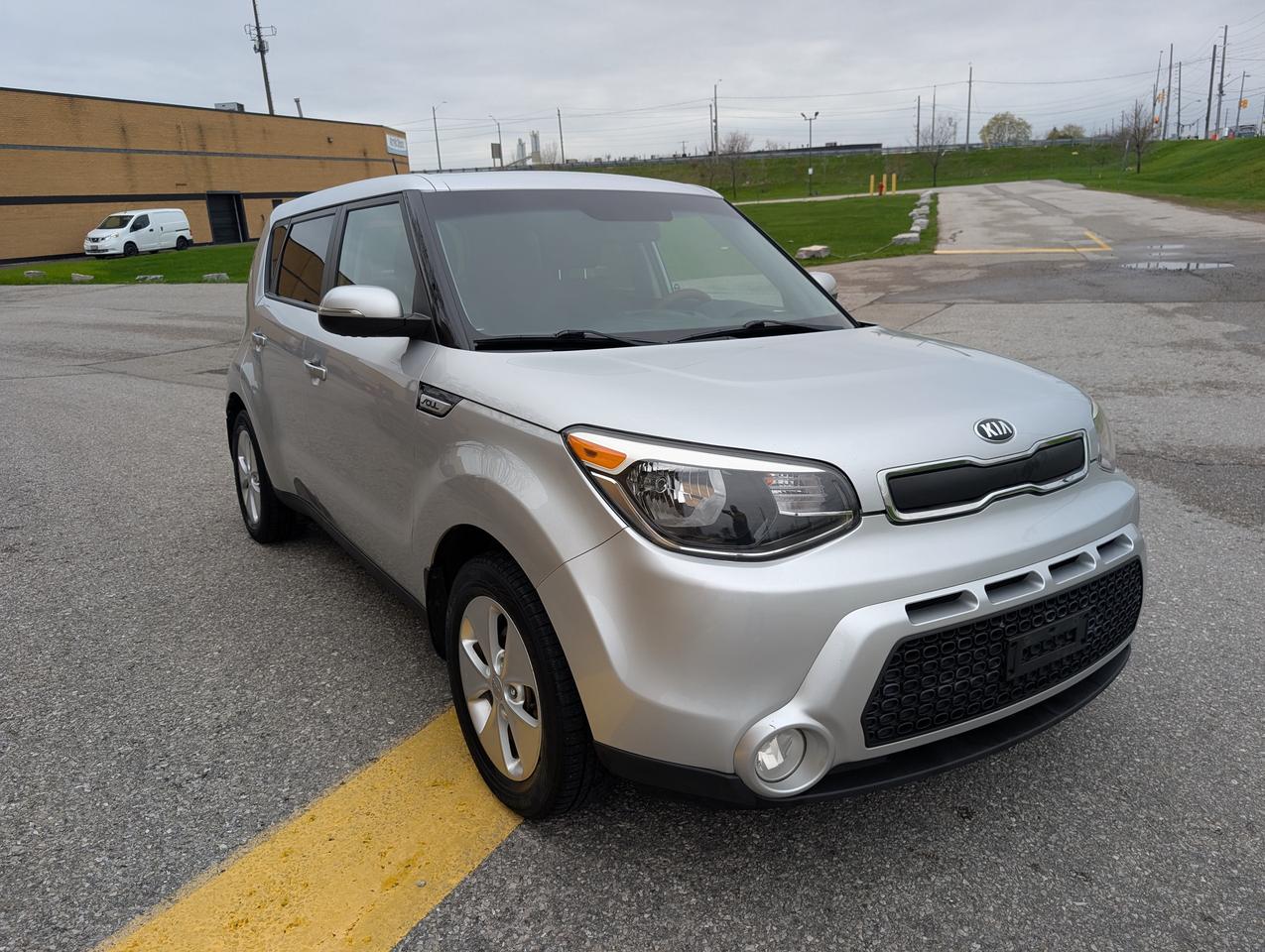 2014 Kia Soul Manual Certified Only 134,000 Km fuel efficient Photo