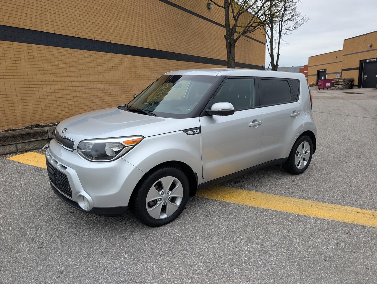 2014 Kia Soul Manual Certified Only 134,000 Km fuel efficient Photo