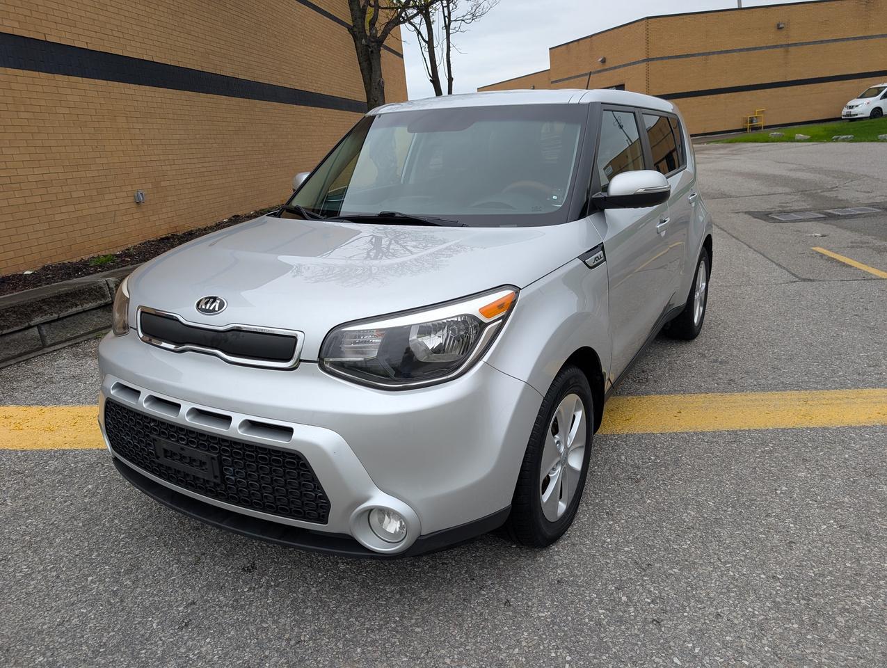 2014 Kia Soul Manual Certified Only 134,000 Km fuel efficient Photo2