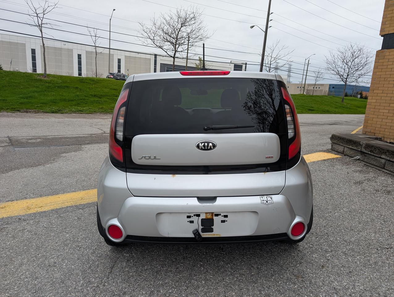 2014 Kia Soul Manual Certified Only 134,000 Km fuel efficient Photo
