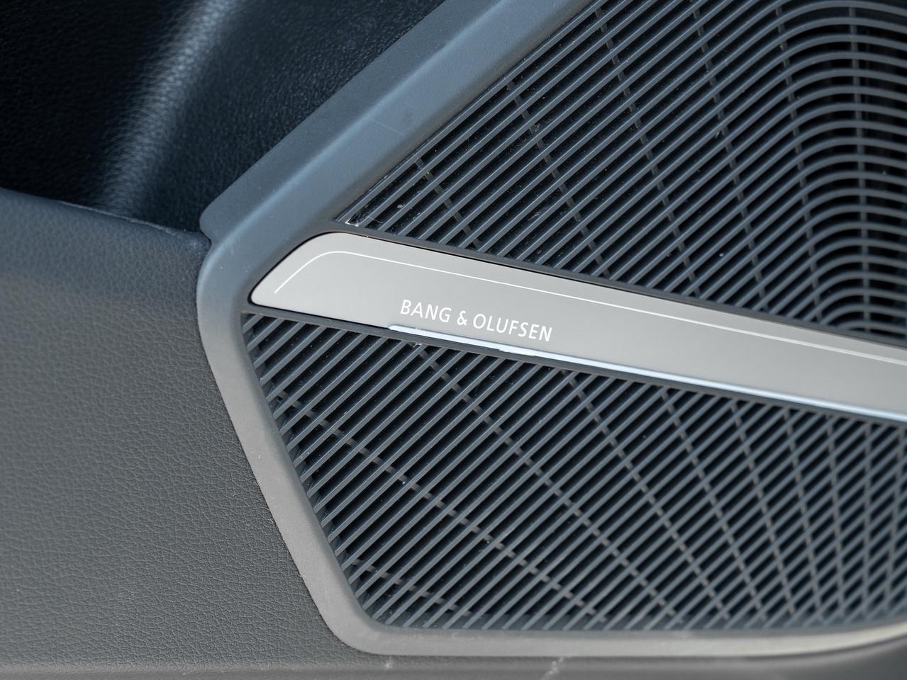 2023 Audi Q5 Technik 45 TFSI quattro  HUD  S LINE BLACK PACK Photo