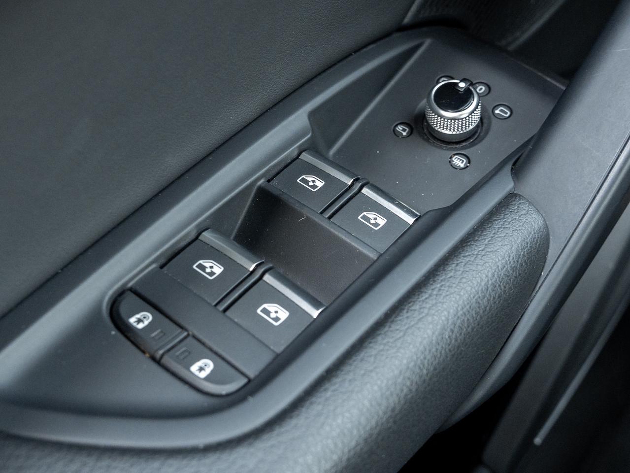 2023 Audi Q5 Technik 45 TFSI quattro  HUD  S LINE BLACK PACK Photo