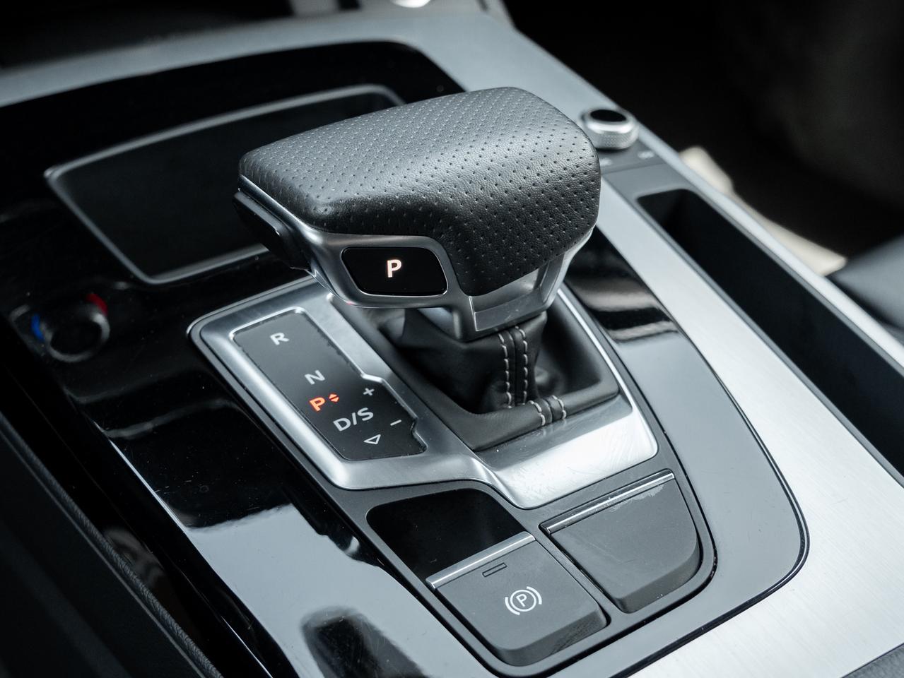 2023 Audi Q5 Technik 45 TFSI quattro  HUD  S LINE BLACK PACK Photo