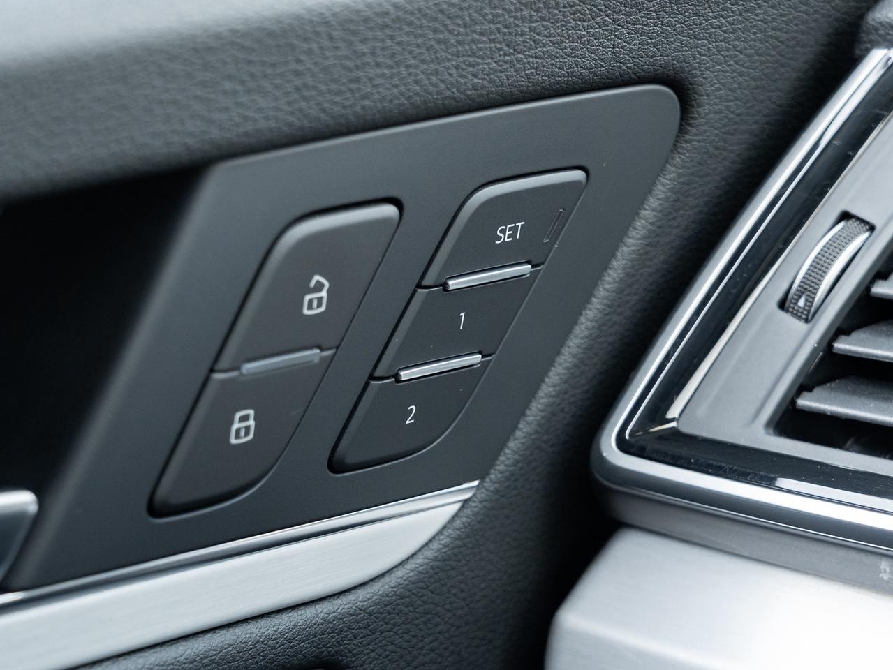 2023 Audi Q5 Technik 45 TFSI quattro  HUD  S LINE BLACK PACK Photo